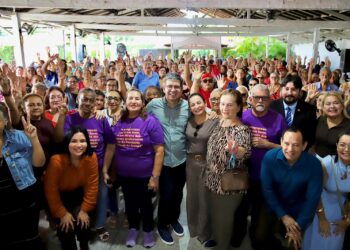 Vitória histórica: Randolfe reúne professores pioneiros e garante avanço decisivo para o magistério do Amapá