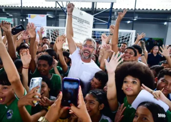Clécio reinaugura Escola Joaquim Caetano em Oiapoque durante comemoração dos 81 anos do município