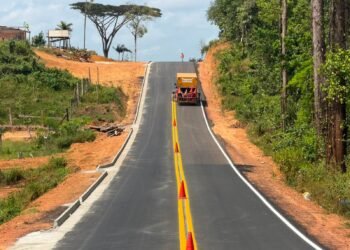 Após 35 km de asfalto, Ramal Vila Vitória recebe sinalização viária em Oiapoque