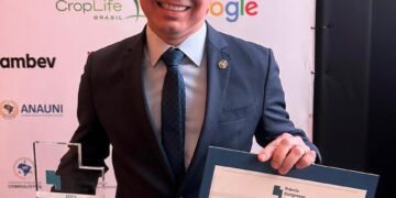 Randolfe Rodrigues vence Prêmio Congresso em Foco e é eleito melhor senador da Região Norte