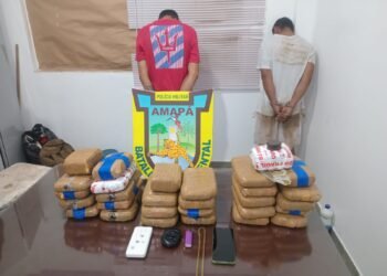 Polícia Ambiental apreende 29 tabletes de possível crack em porto de Santana; dois homens são detidos